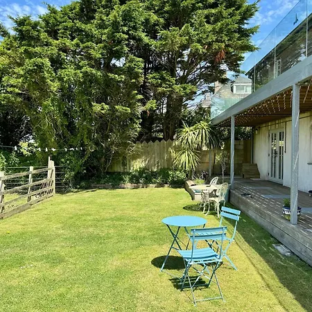 Seawynds Family Sleeps 13 With Far Reaching Sea Views *