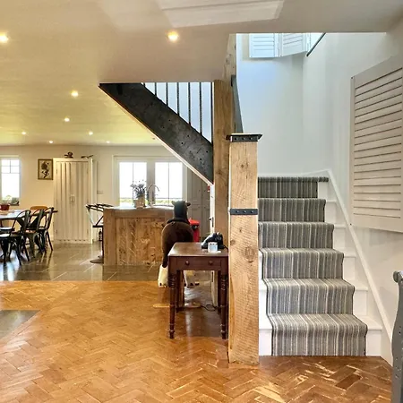 Seawynds Family Sleeps 13 With Far Reaching Sea Views